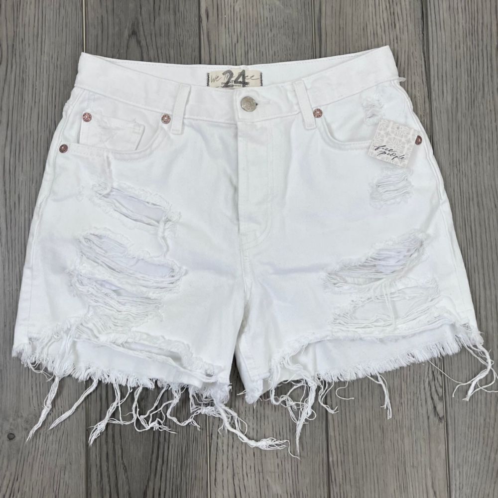 Free People Size 24 Maggie Button Fly Mid-Rise White Distressed Denim NEW Shorts
